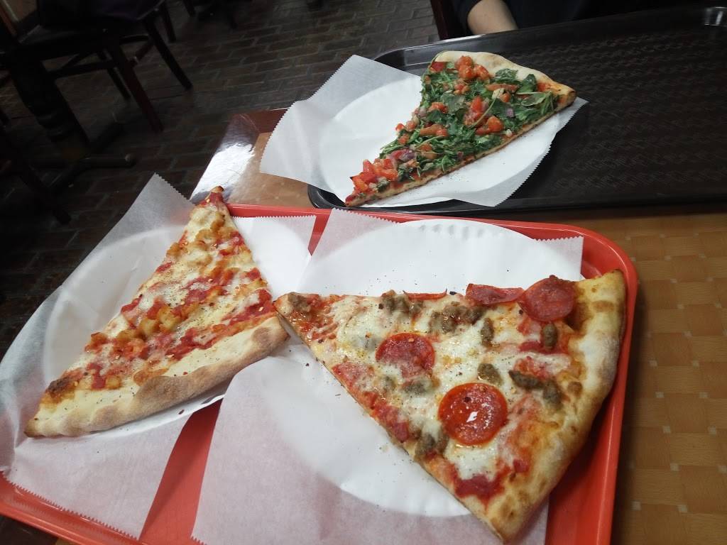 Little Italy Pizza | restaurant | 11 Park Pl, New York, NY 10007, USA | 2122277077 OR +1 212-227-7077