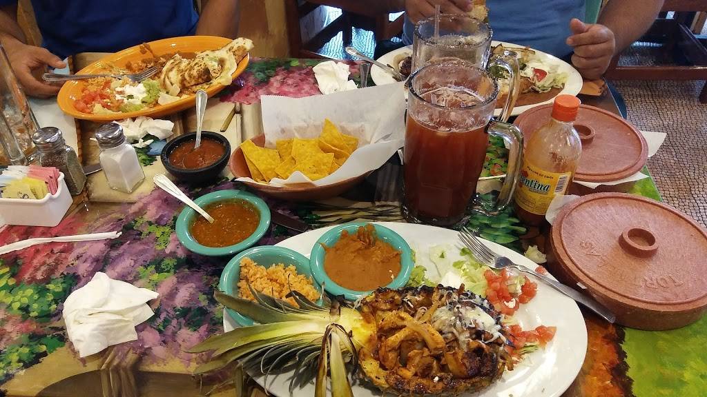 Good Tequilas Mexican Grill | restaurant | 950 Elk Grove Town Center, Elk Grove Village, IL 60007, USA | 8478715164 OR +1 847-871-5164