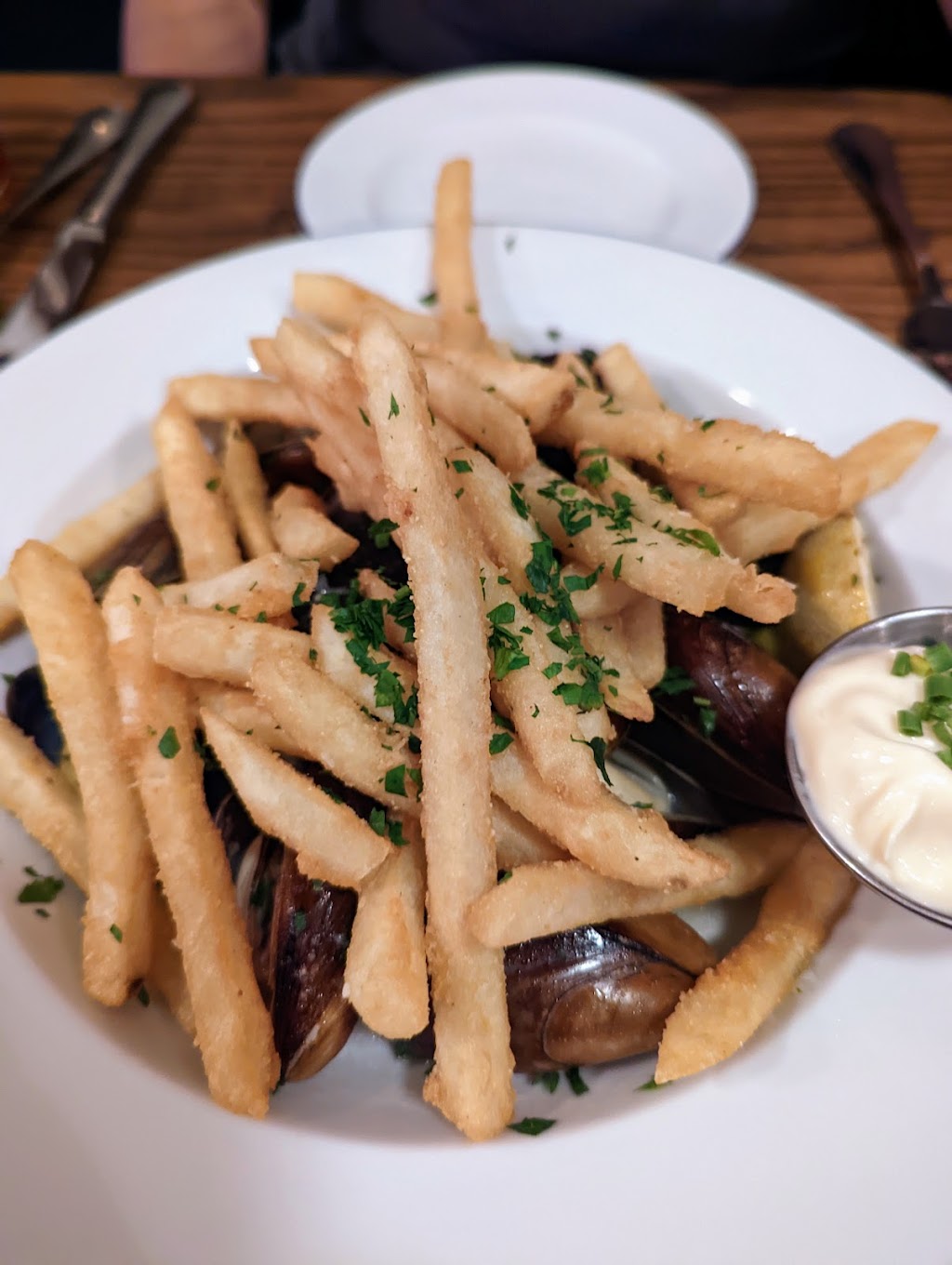 Earls Premier | restaurant | 651 E 59th St, Kansas City, MO 64110, USA | 8162553600 OR +1 816-255-3600