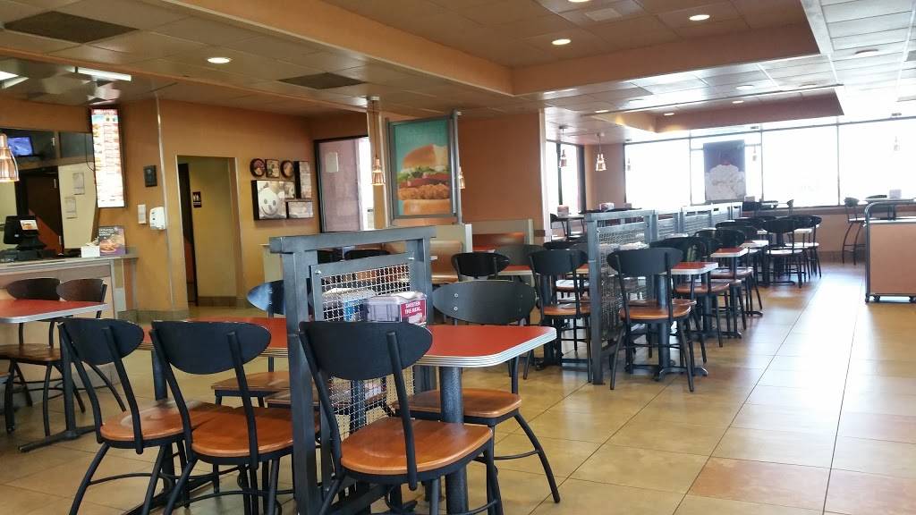Jack in the Box | restaurant | 12134 Hesperia Rd, Victorville, CA 92392, USA | 7602417479 OR +1 760-241-7479