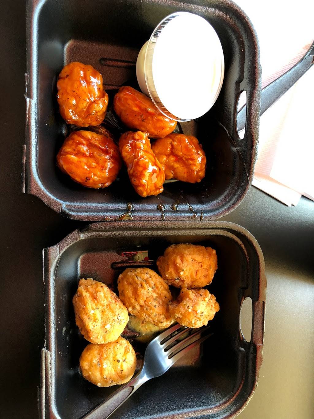 Atl Wings | restaurant | 70 West Warner Road, Chandler, AZ 85225, USA | 4807229464 OR +1 480-722-9464