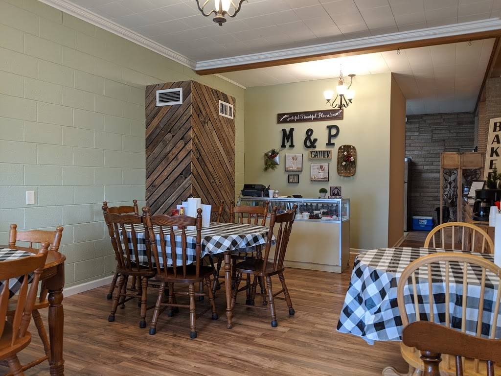 Mom and Pops Cafe | restaurant | 208 W College Ave, Friendsville, TN 37737, USA | 8653382770 OR +1 865-338-2770