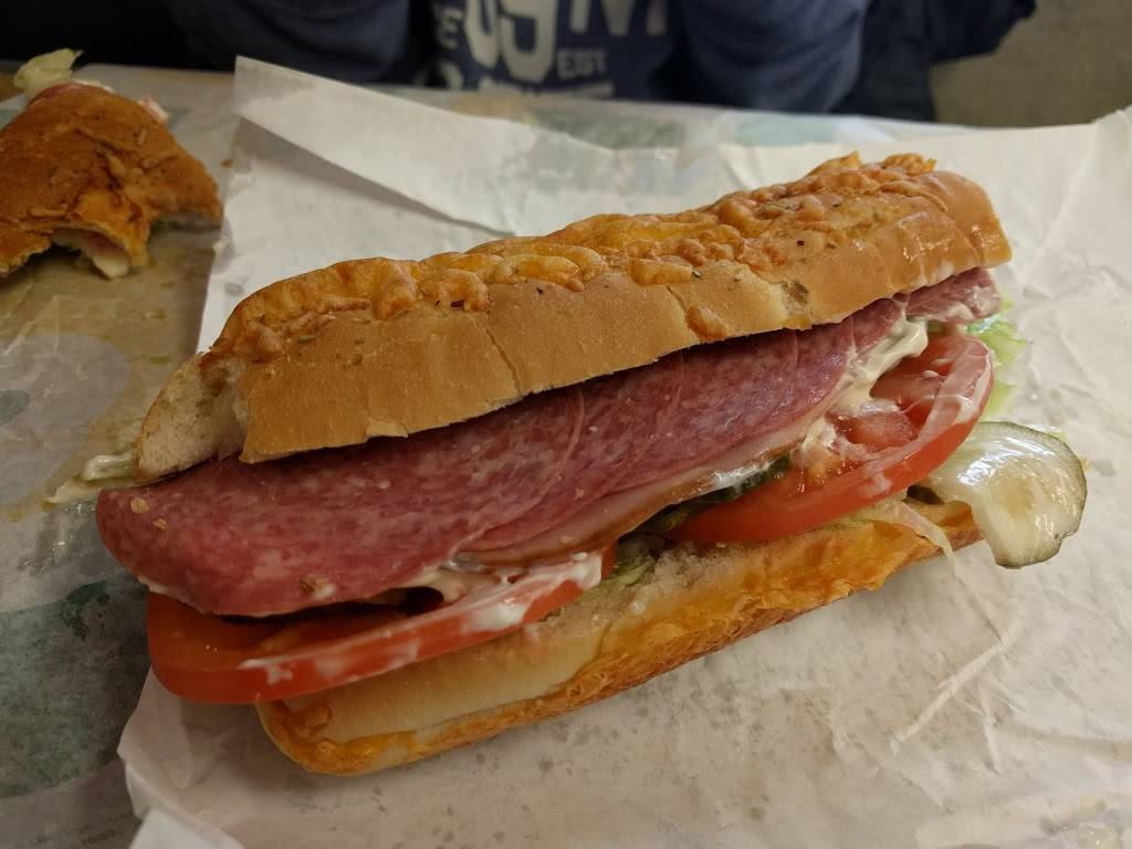 Subway | restaurant | 1006 Lafayette Ave, Bay City, MI 48708, USA | 9898951122 OR +1 989-895-1122