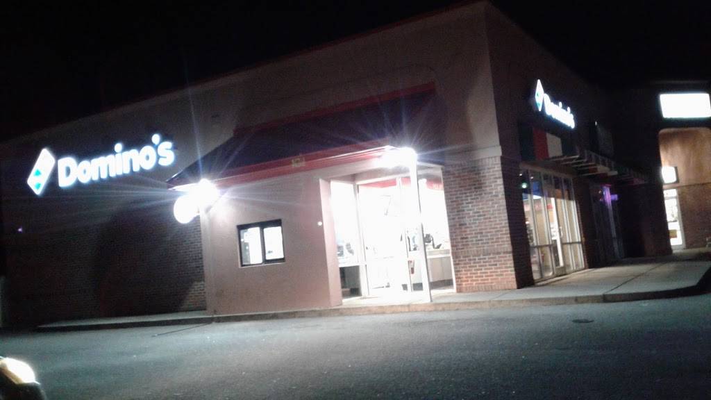 Dominos Pizza | meal delivery | 311 Harris Ave, Raeford, NC 28376, USA | 9108482007 OR +1 910-848-2007