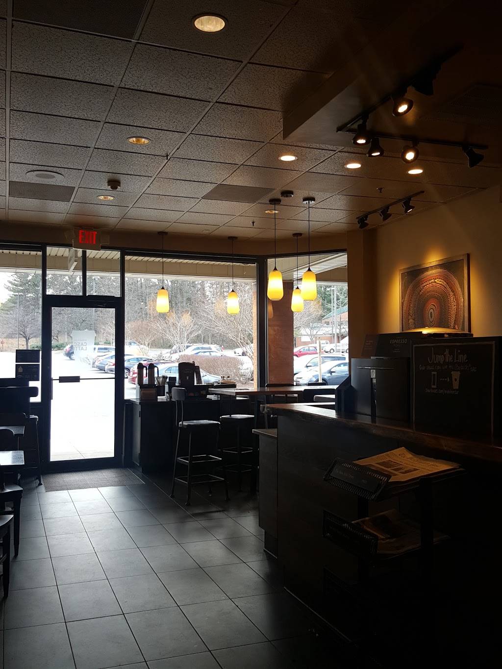 Starbucks | cafe | 6003-A Burke Centre Pkwy, Burke, VA 22015, USA | 7032502292 OR +1 703-250-2292