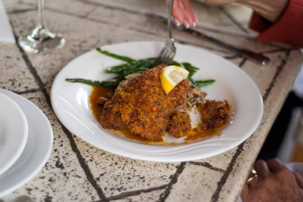 The Inn Restaurant at Ocean Village | restaurant | 2400 S Ocean Dr, Fort Pierce, FL 34949, USA | 7725774344 OR +1 772-577-4344