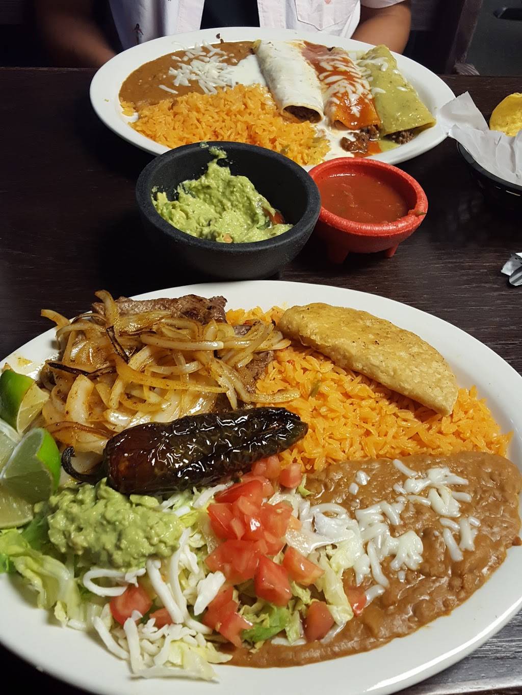 Little Mexico | restaurant | 2001 W Morton Ave, Jacksonville, IL 62650, USA | 2172711665 OR +1 217-271-1665