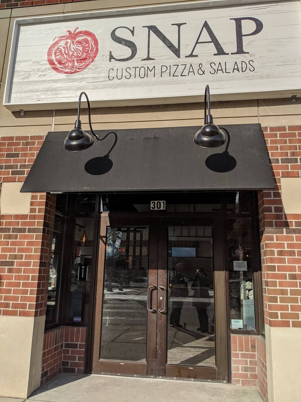Snap Custom Pizza | restaurant | 301 E Grand River Ave, East Lansing, MI 48823, USA | 5179770732 OR +1 517-977-0732