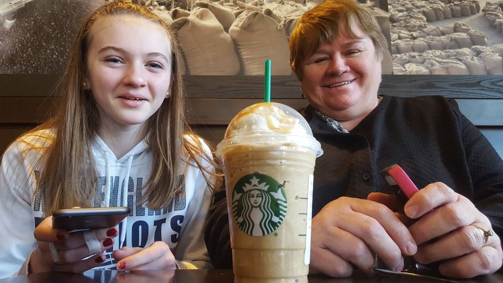 Starbucks | cafe | 17-A Premium Outlets Blvd, Merrimack, NH 03054, USA | 6034290448 OR +1 603-429-0448