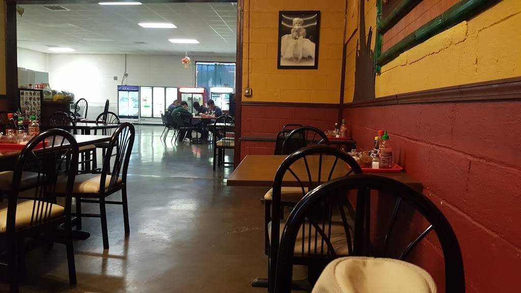 Thai Hut Restaurant & Oriental Market | restaurant | 202 W Mountain St, Kings Mountain, NC 28086, USA | 7047504708 OR +1 704-750-4708