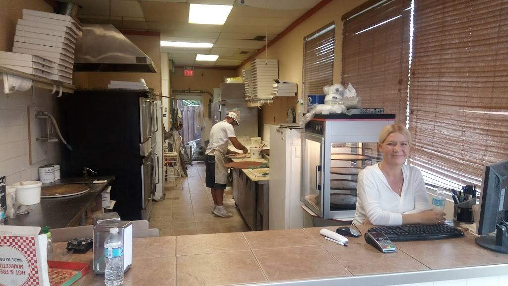 Krustys Pizza | restaurant | 1310 Kildare Rd, Windsor, ON N8Y 3H9, Canada | 5199151300 OR +1 519-915-1300