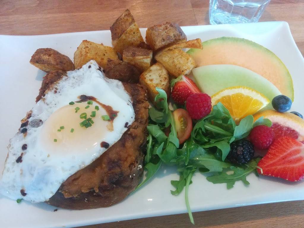 Beaufort - Bistro | restaurant | 414 Rue Saint-Zotique E, Montréal, QC H2S 1L9, Canada | 5142746969 OR +1 514-274-6969