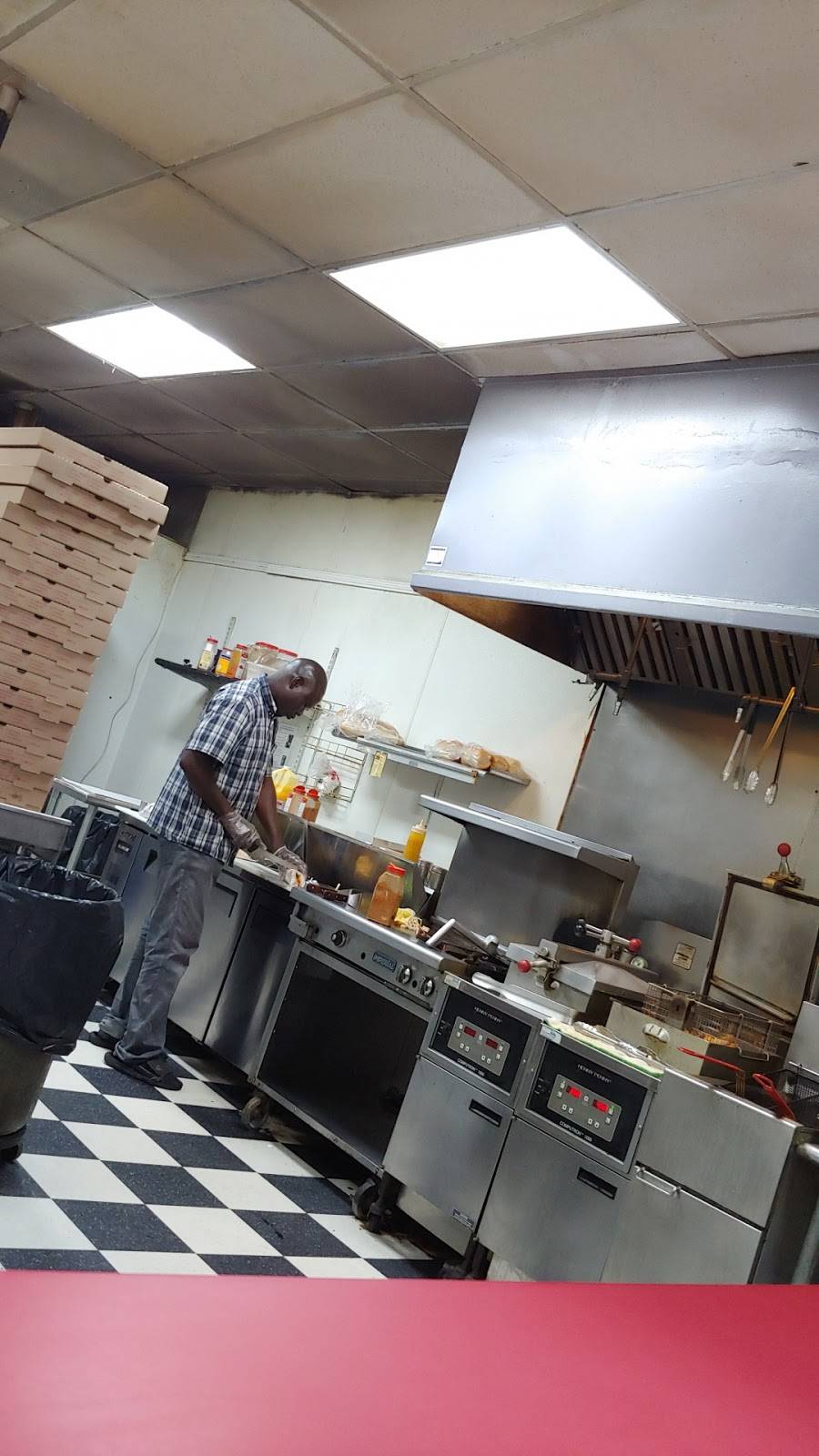 Wings Things N More | restaurant | 744 Frederick Rd, Catonsville, MD 21228, USA | 4107473900 OR +1 410-747-3900