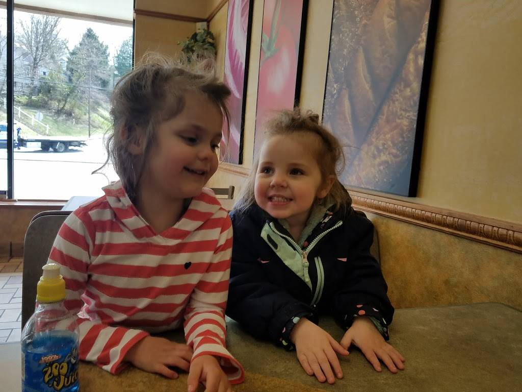 Subway | meal takeaway | 1979 Brownsboro Rd, Louisville, KY 40206, USA | 5027420008 OR +1 502-742-0008