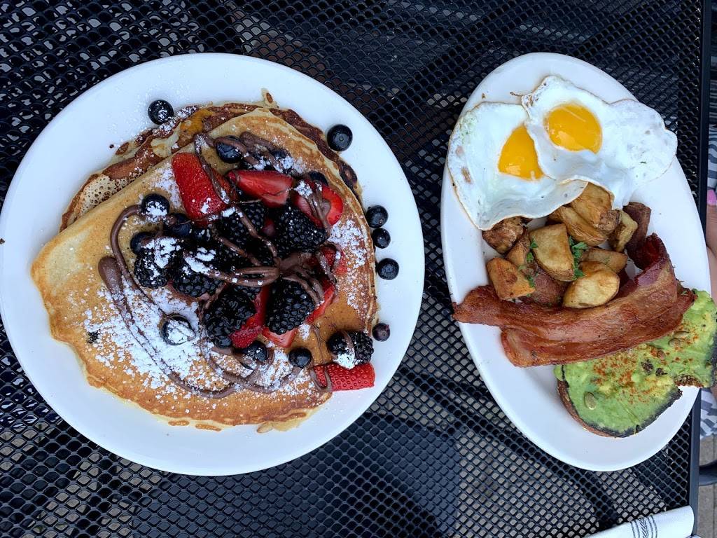 Cafe Luna | restaurant | 612 Main St, Cambridge, MA 02139, USA | 6175763400 OR +1 617-576-3400