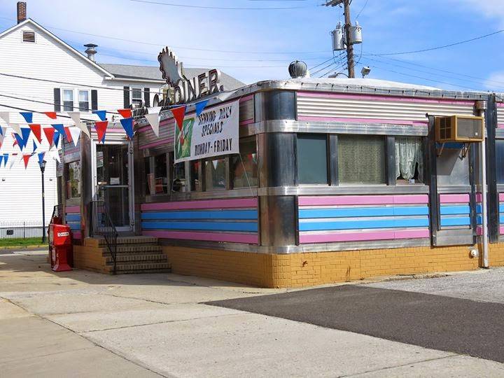 Salem Oak Diner | restaurant | 113 W Broadway, Salem, NJ 08079, USA | 8569351305 OR +1 856-935-1305