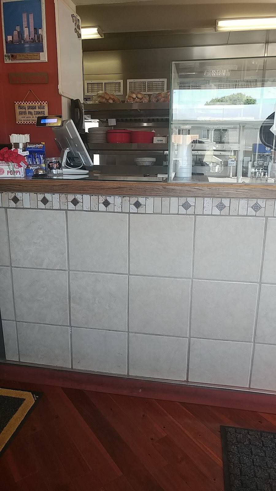 Marchianos Pizza | restaurant | 2 S Railroad St, New Ringgold, PA 17960, USA | 5709433135 OR +1 570-943-3135