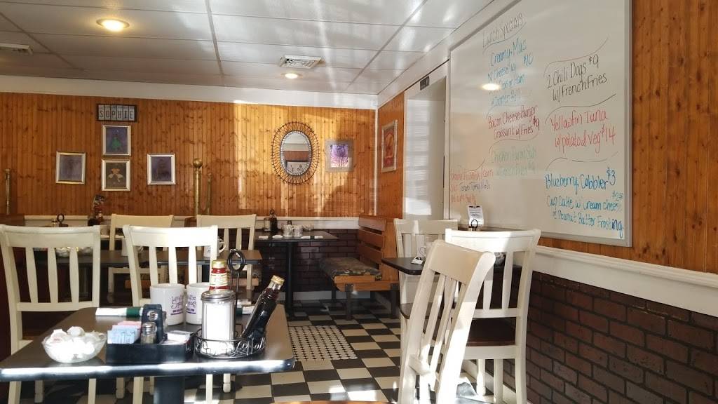 Little Miss Sophies Country Kitchen | restaurant | 7 Farmington Rd, Rochester, NH 03867, USA | 6033322700 OR +1 603-332-2700