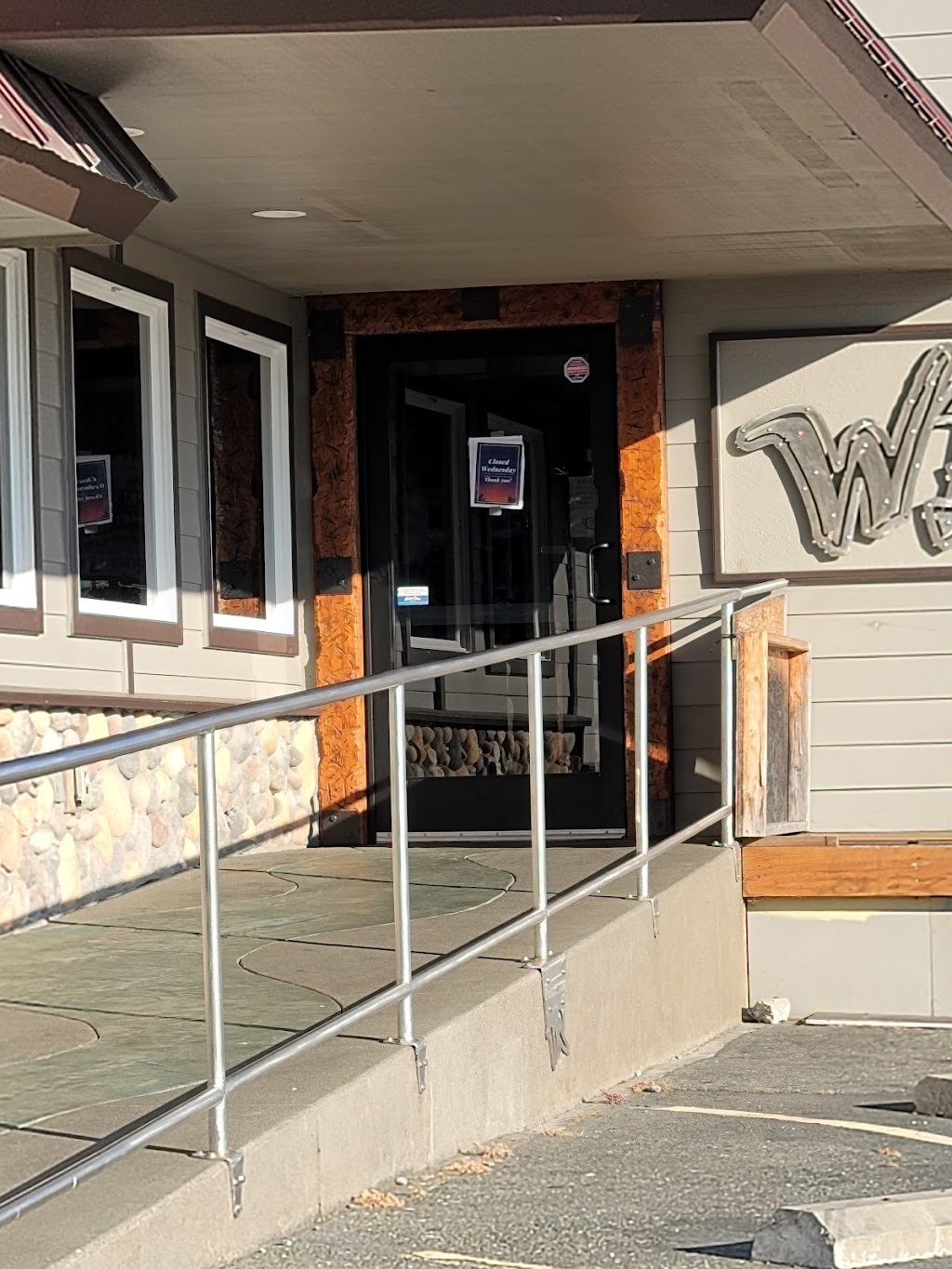 Wild River Pizza | restaurant | 16279 US-101, Harbor, OR 97415, USA | 5414697454 OR +1 541-469-7454