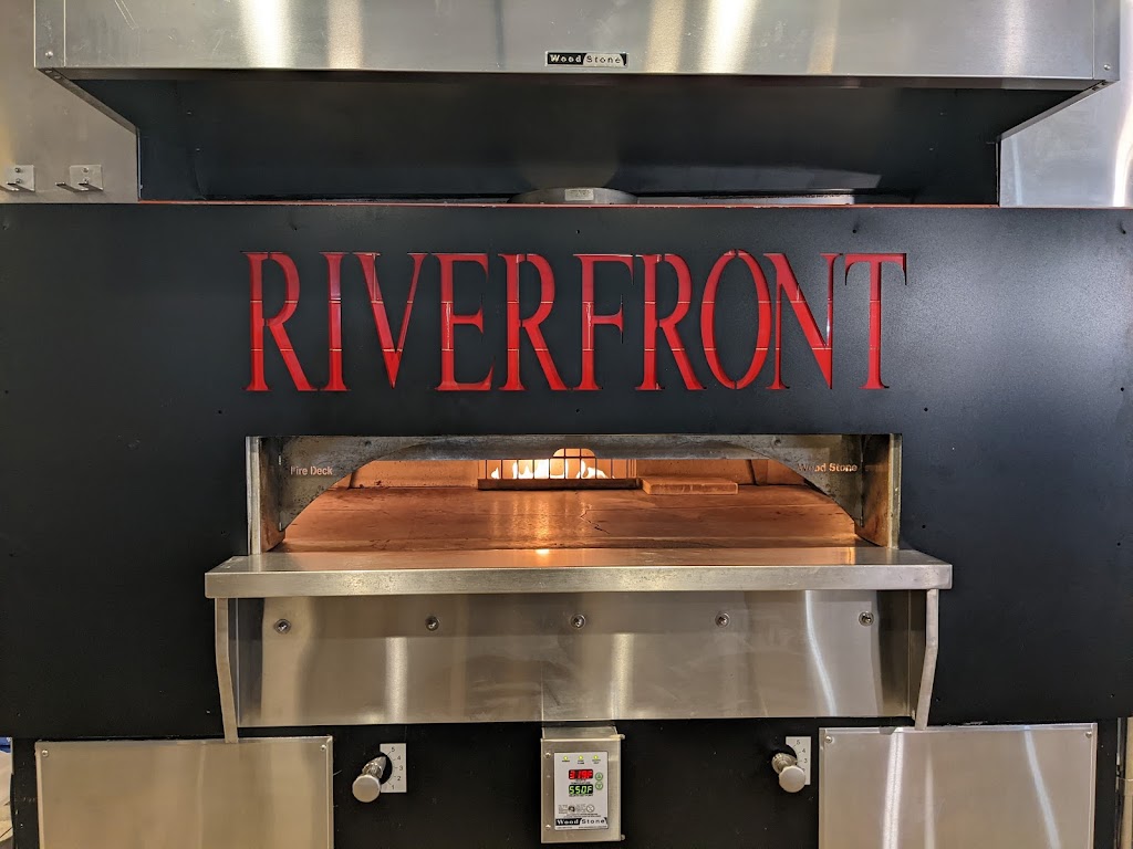 Riverfront Pizza | restaurant | 17530 W Bluemound Rd, Brookfield, WI 53045, USA | 2626061040 OR +1 262-606-1040
