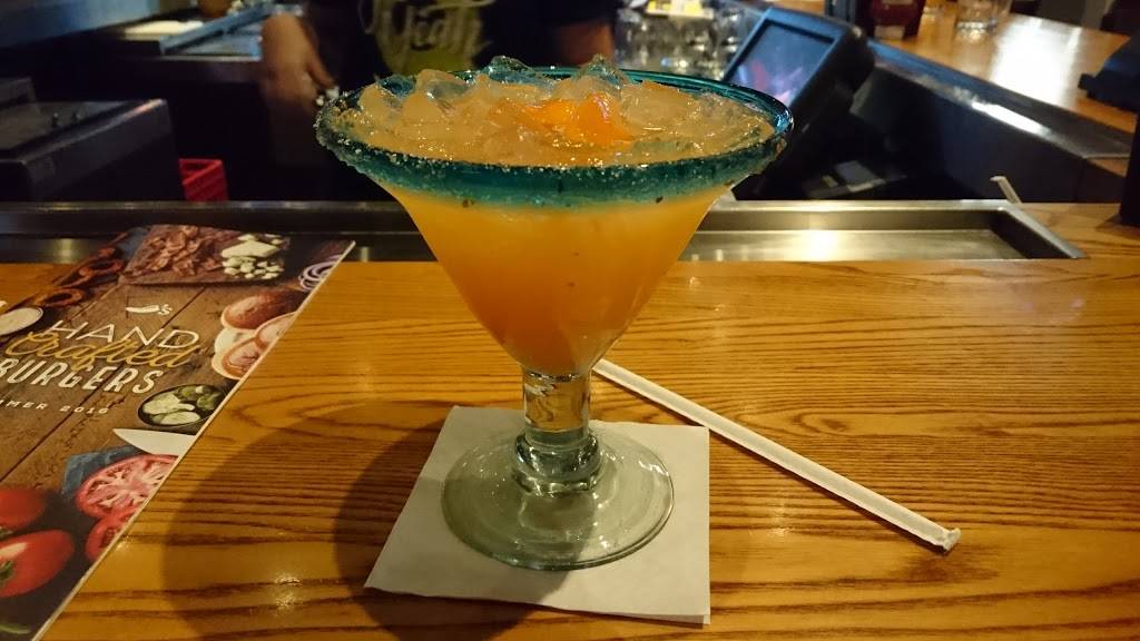 Chilis Grill & Bar | restaurant | 1640 W Valencia Rd, Tucson, AZ 85746, USA | 5205731809 OR +1 520-573-1809