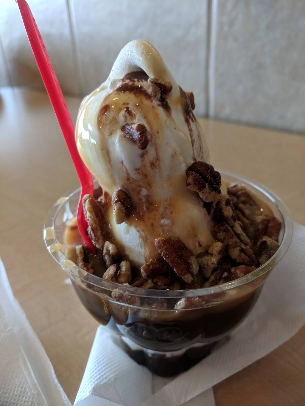 Dairy Queen | restaurant | 3040 E Layton Ave, St Francis, WI 53235, USA | 4147696640 OR +1 414-769-6640