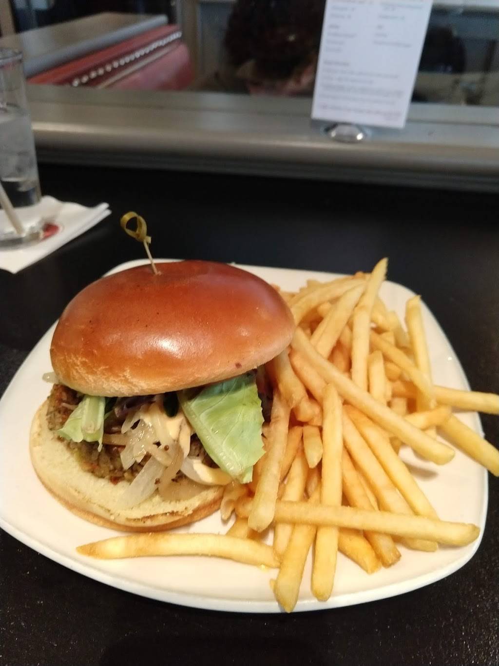 Stephanies | restaurant | 1 Harborside Dr, Boston, MA 02128, USA | 6175671593 OR +1 617-567-1593