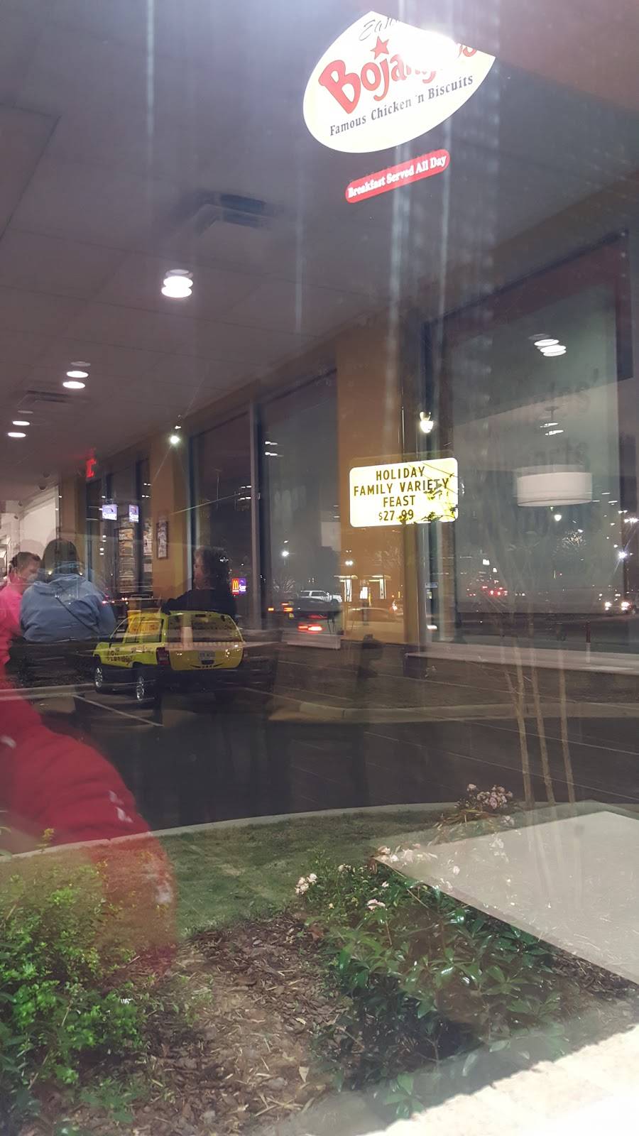 Bojangles Famous Chicken n Biscuits | restaurant | 9066 Eastchase Pkwy, Montgomery, AL 36117, USA | 3343567375 OR +1 334-356-7375