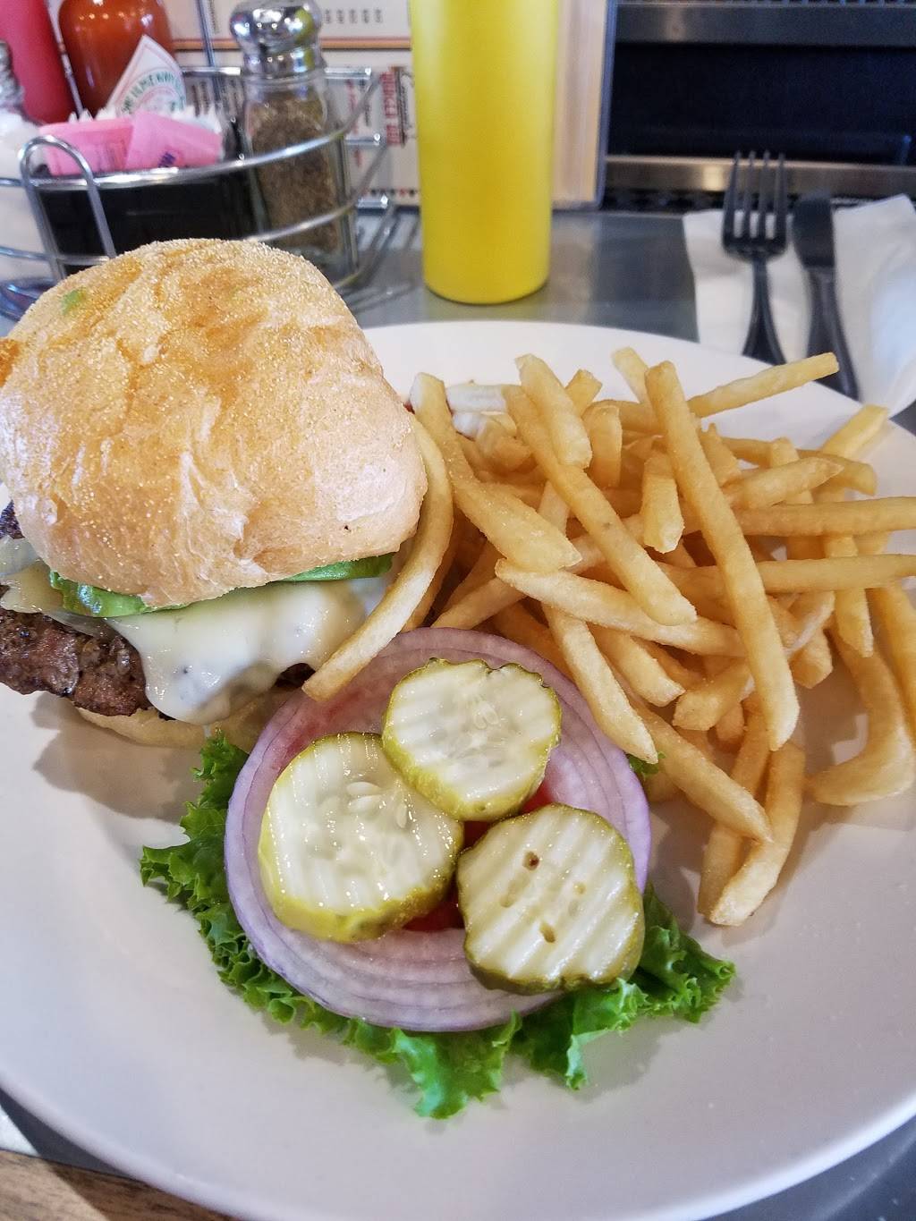 Carmens Burger Bar | restaurant | 90 Mark West Springs Rd, Santa Rosa, CA 95403, USA | 7075261575 OR +1 707-526-1575