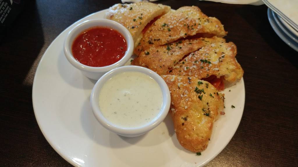 Oliveto Italian Bistro | restaurant | 1301 S I-35 Service Rd, Moore, OK 73160, USA | 4057355553 OR +1 405-735-5553