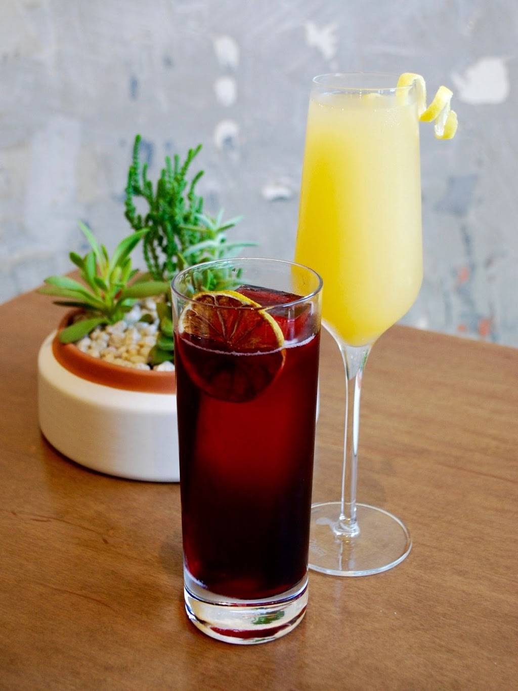 Lyra | restaurant | 935 W Eastland Ave, Nashville, TN 37206, USA | 6159288040 OR +1 615-928-8040