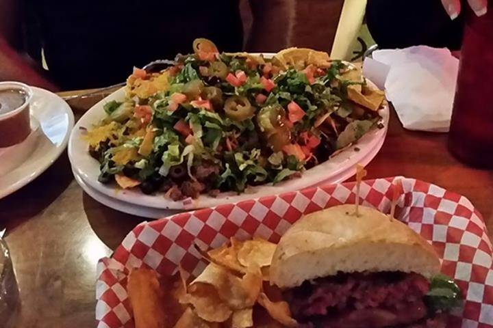 Fuzzy’s Sports Grill | restaurant | 8378 W Thunderbird Rd Suite 101, Peoria, AZ 85381, USA | 6232487172 OR +1 623-248-7172