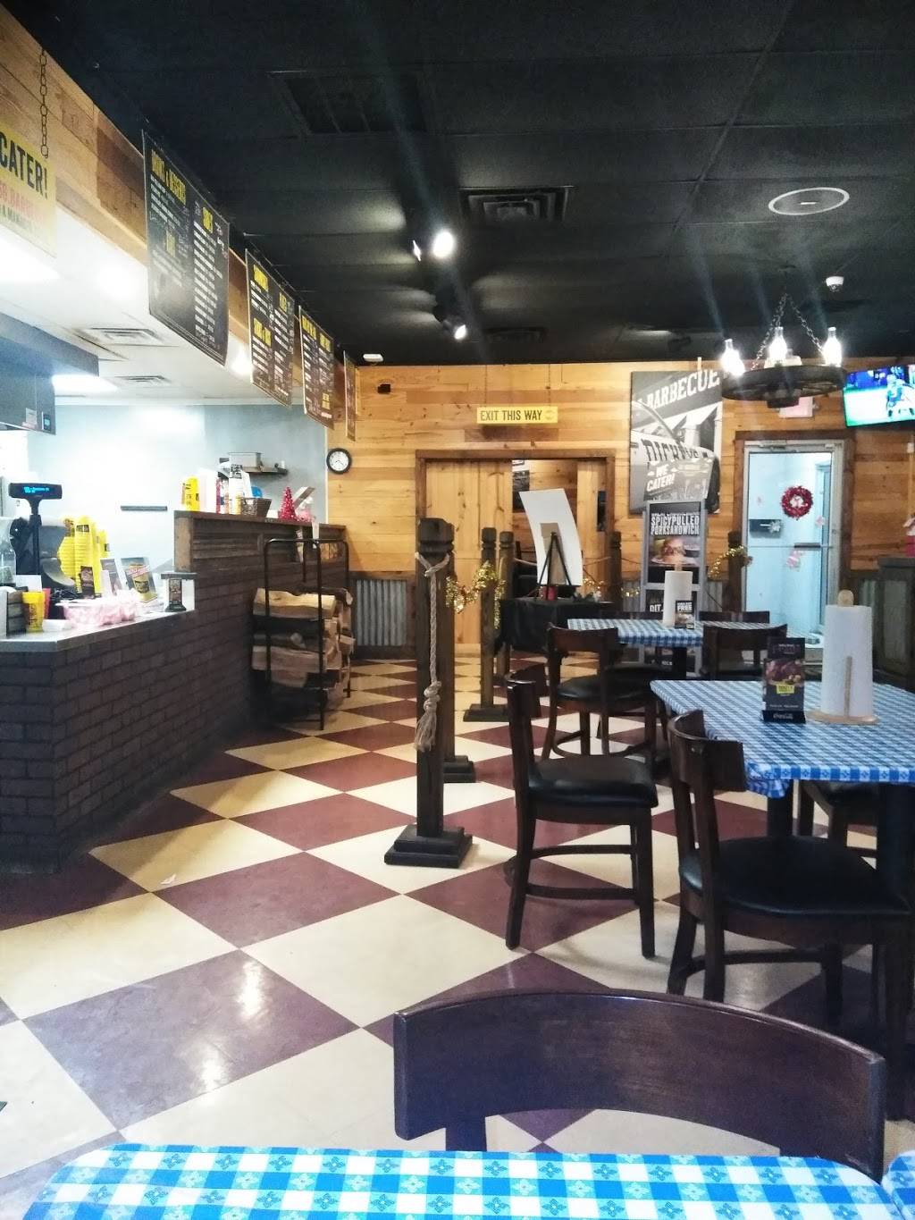 Dickeys Barbecue Pit | restaurant | 8624 Pendleton Pike, Indianapolis, IN 46226, USA | 3178360980 OR +1 317-836-0980