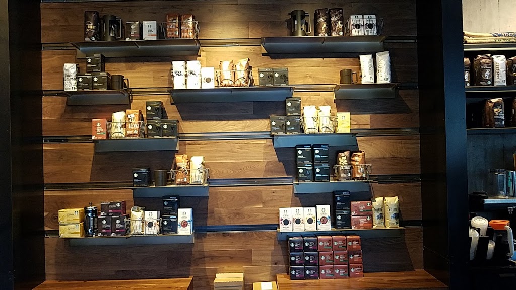 Starbucks | cafe | 469 W Chicago Ave, Chicago, IL 60654, USA | 7735720662 OR +1 773-572-0662