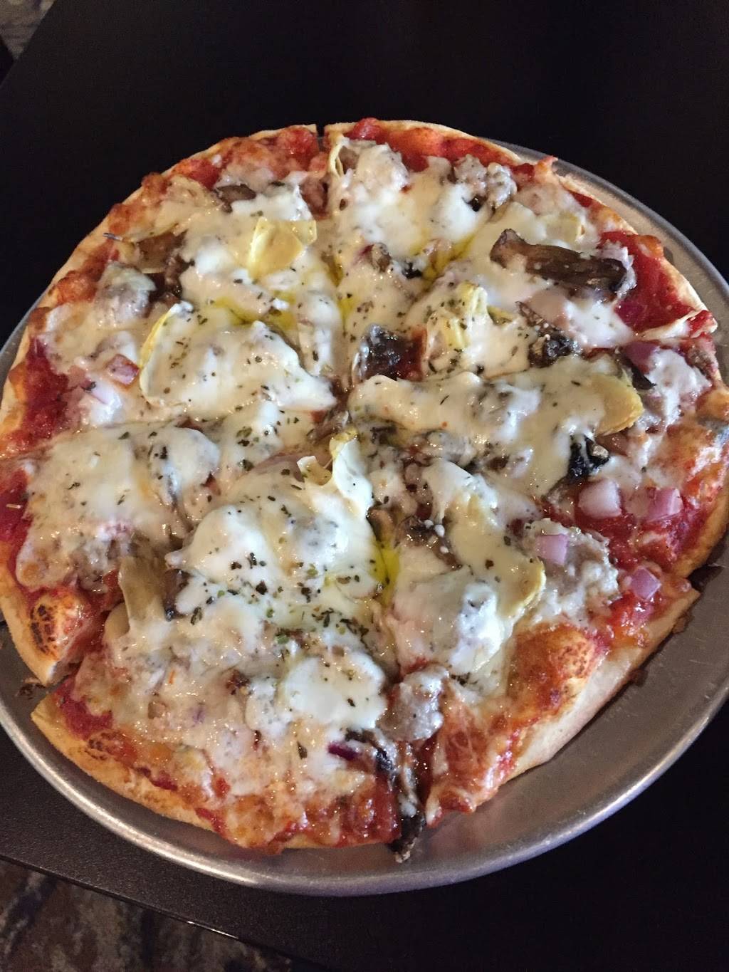 Sal Vitales Italian Restaurant and Pizzeria | meal takeaway | 1010 Park Ave, Muscatine, IA 52761, USA | 5632648259 OR +1 563-264-8259