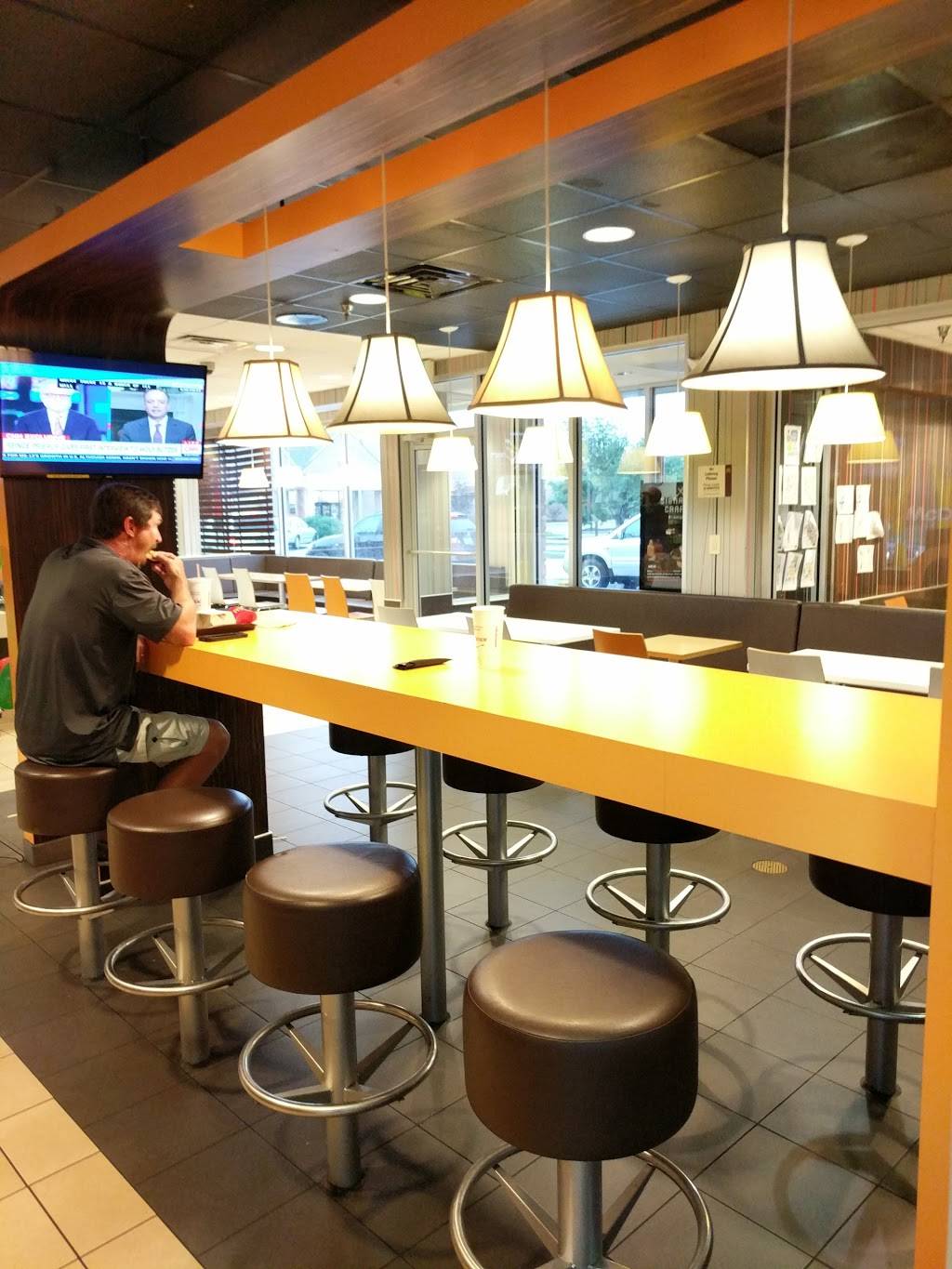 McDonalds | cafe | 113 Mitchells Chance Rd, Edgewater, MD 21037, USA | 4109562403 OR +1 410-956-2403