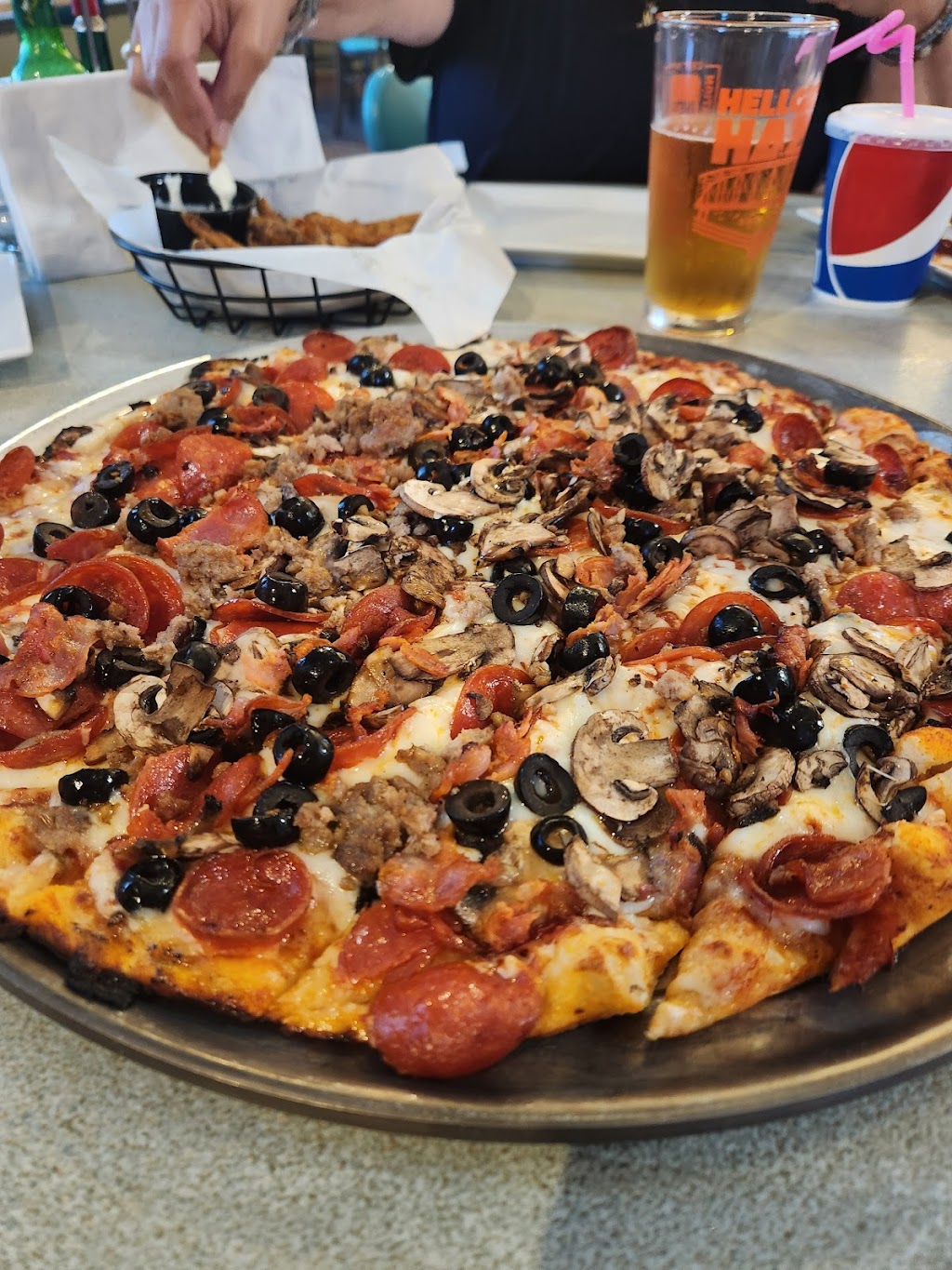 Wild River Brewing & Pizza Co. (Grants Pass) | restaurant | 595 NE E St, Grants Pass, OR 97526, USA | 5414717487 OR +1 541-471-7487