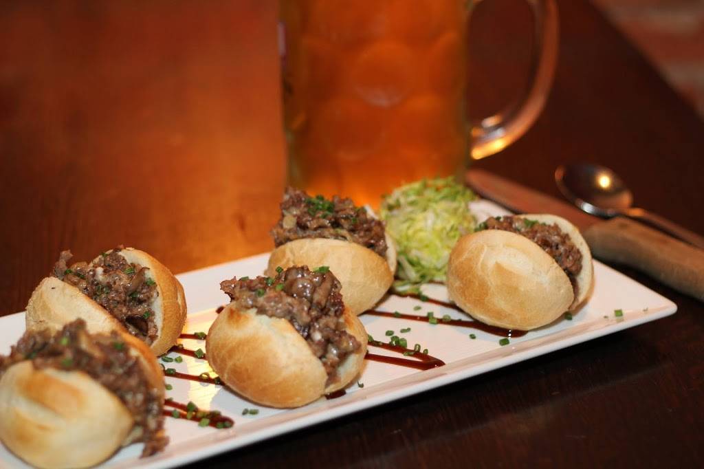 The Half Door | restaurant | 270 Sisson Ave, Hartford, CT 06105, USA | 8602327827 OR +1 860-232-7827