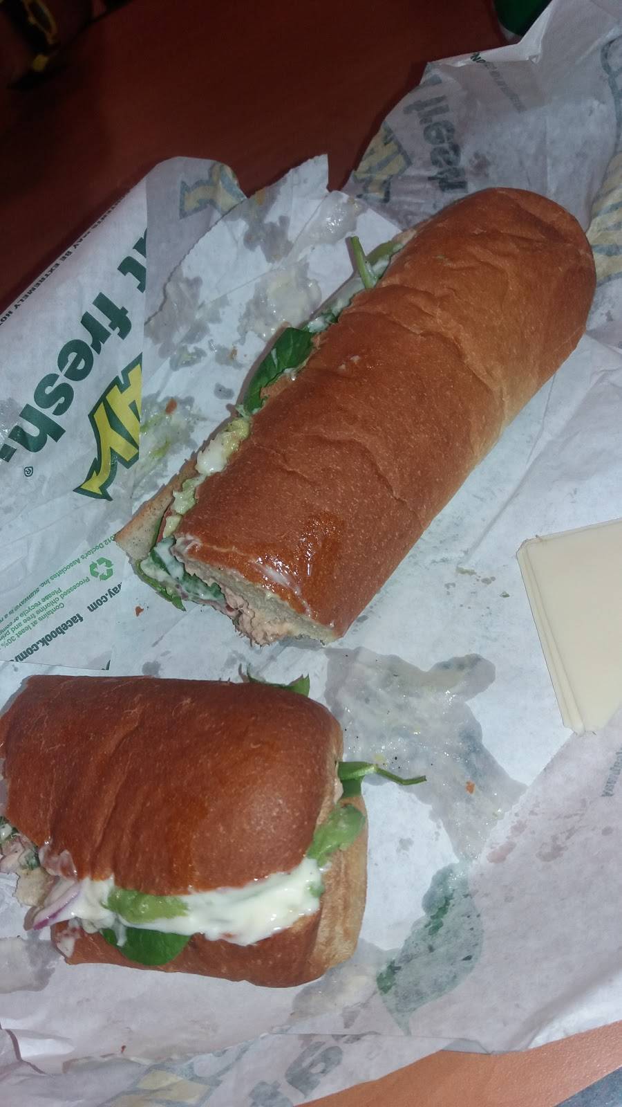 Subway Restaurants | restaurant | 6520 Foothill Blvd, Tujunga, CA 91042, USA | 8183535444 OR +1 818-353-5444