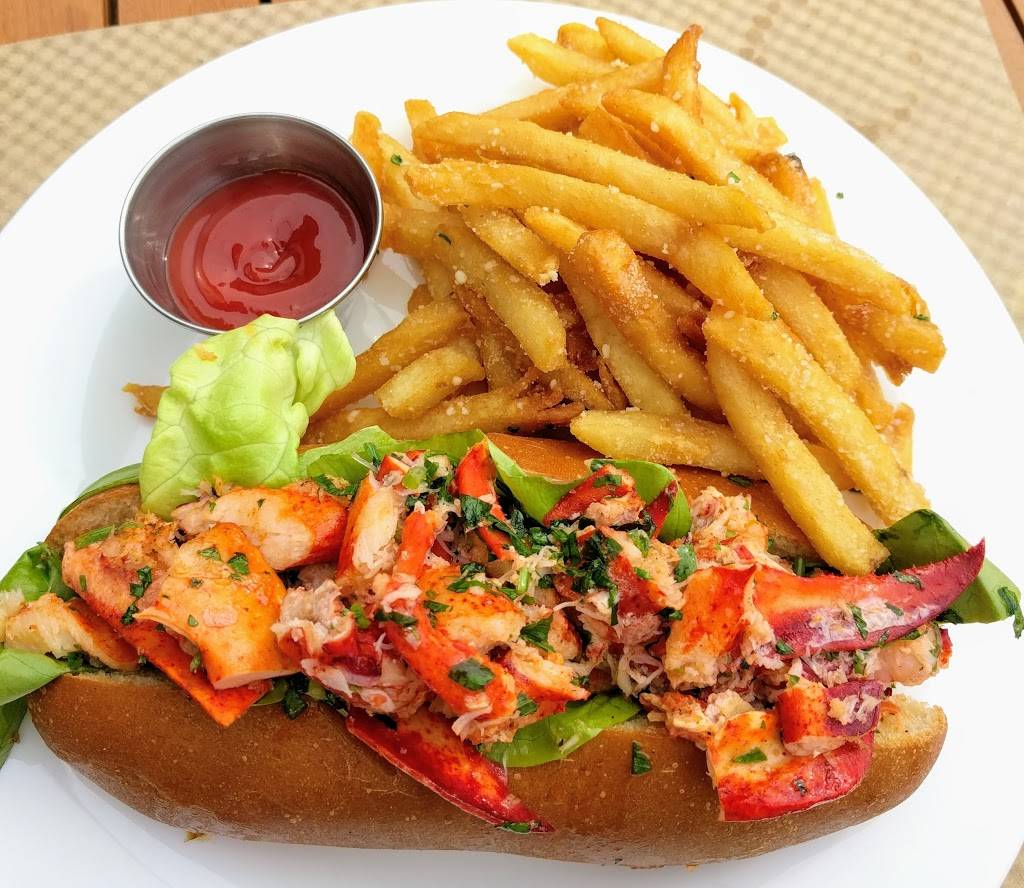 Louies Grille and Liquors | restaurant | 395 Main St, Port Washington, NY 11050, USA | 5168834242 OR +1 516-883-4242