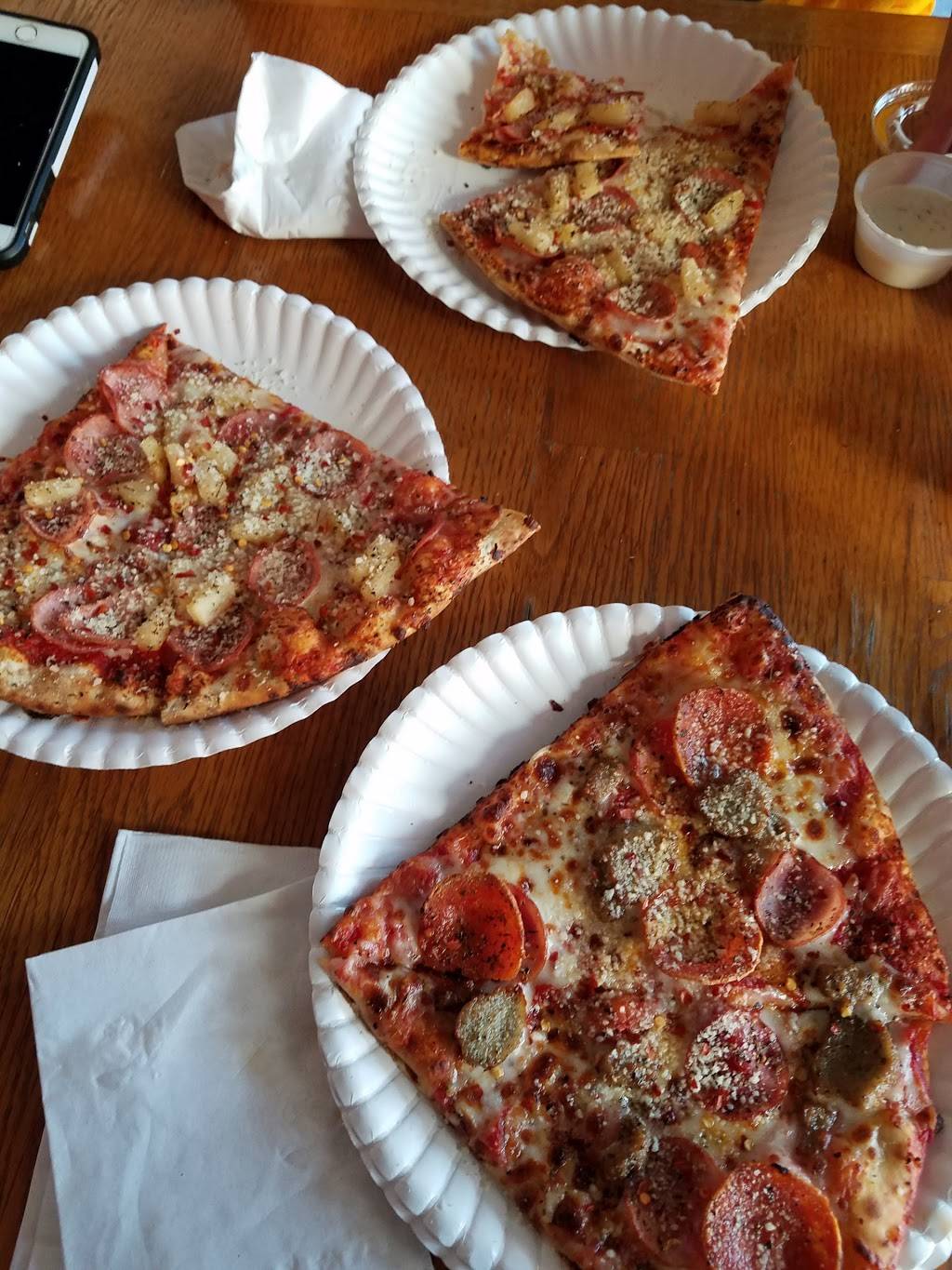 Crooked Crust | restaurant | 101 Ave A, Denton, TX 76201, USA | 9405655999 OR +1 940-565-5999