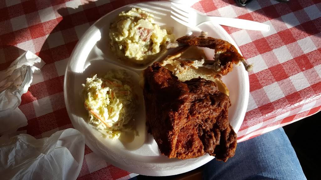 Guss World Famous Fried Chicken | restaurant | 215 S Center St, Collierville, TN 38017, USA | 9018536005 OR +1 901-853-6005