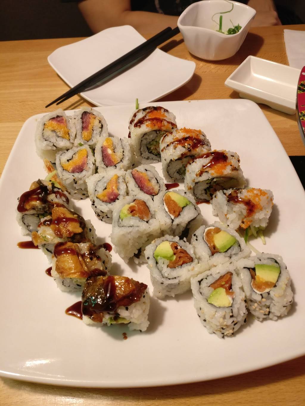 Taka Japanese Sushi and Thai Food Restaurant | restaurant | 5011 Legacy Park Dr, Windsor, ON N8W 5S6, Canada | 5199723222 OR +1 519-972-3222