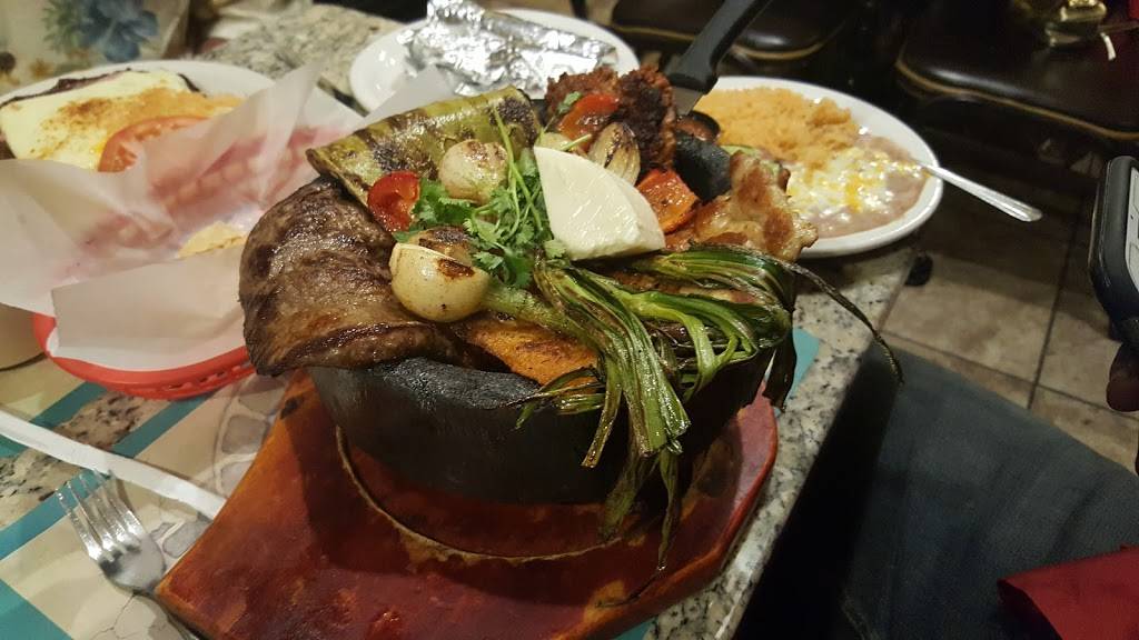 Casa Gamino | restaurant | 8330 Alondra Blvd, Paramount, CA 90723, USA | 5626346225 OR +1 562-634-6225