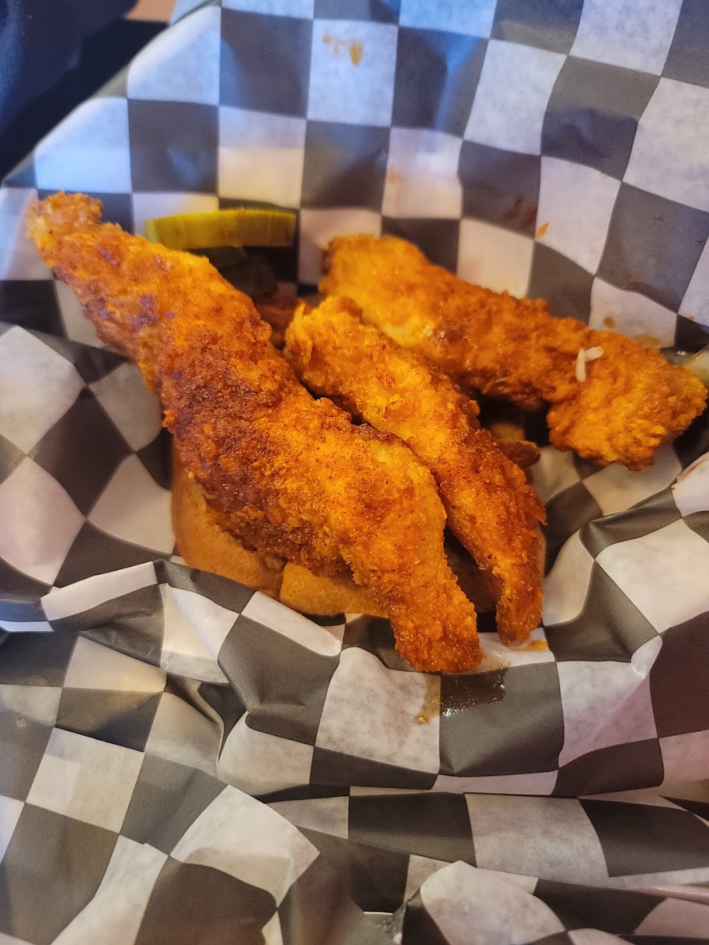 Hangry Joes Hot Chicken Herndon | restaurant | 13033 Worldgate Dr, Herndon, VA 20170, USA | 5718993355 OR +1 571-899-3355