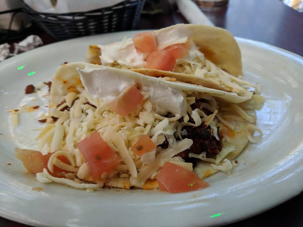 Santis | restaurant | 1302 Meeting Street Rd, Charleston, SC 29405, USA | 8437222633 OR +1 843-722-2633