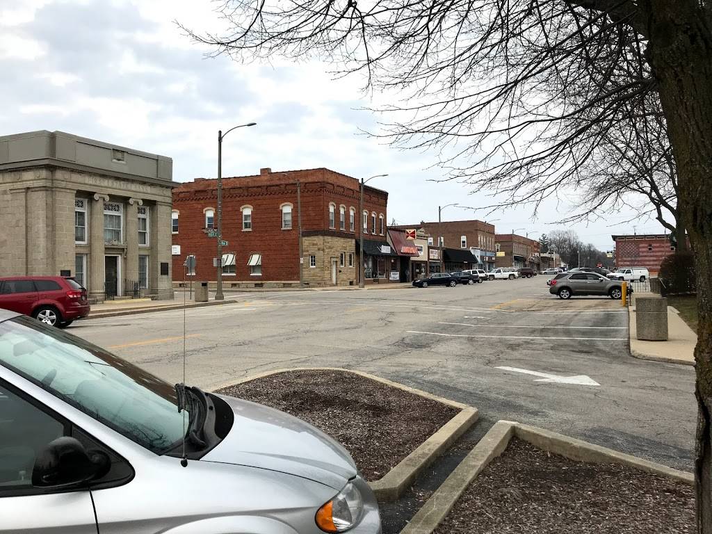 Uncle Lars Pizza | restaurant | 108 W Main St, Plano, IL 60545, USA | 6305523535 OR +1 630-552-3535