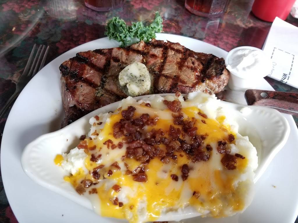 Whiskys | restaurant | 334 Front St, Lawrenceburg, IN 47025, USA | 8125374239 OR +1 812-537-4239