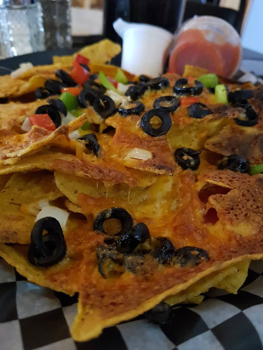 Hurstys Bar & Grill | restaurant | 368 Rue Main, Shawville, QC J0X 2Y0, Canada | 8196472546 OR +1 819-647-2546