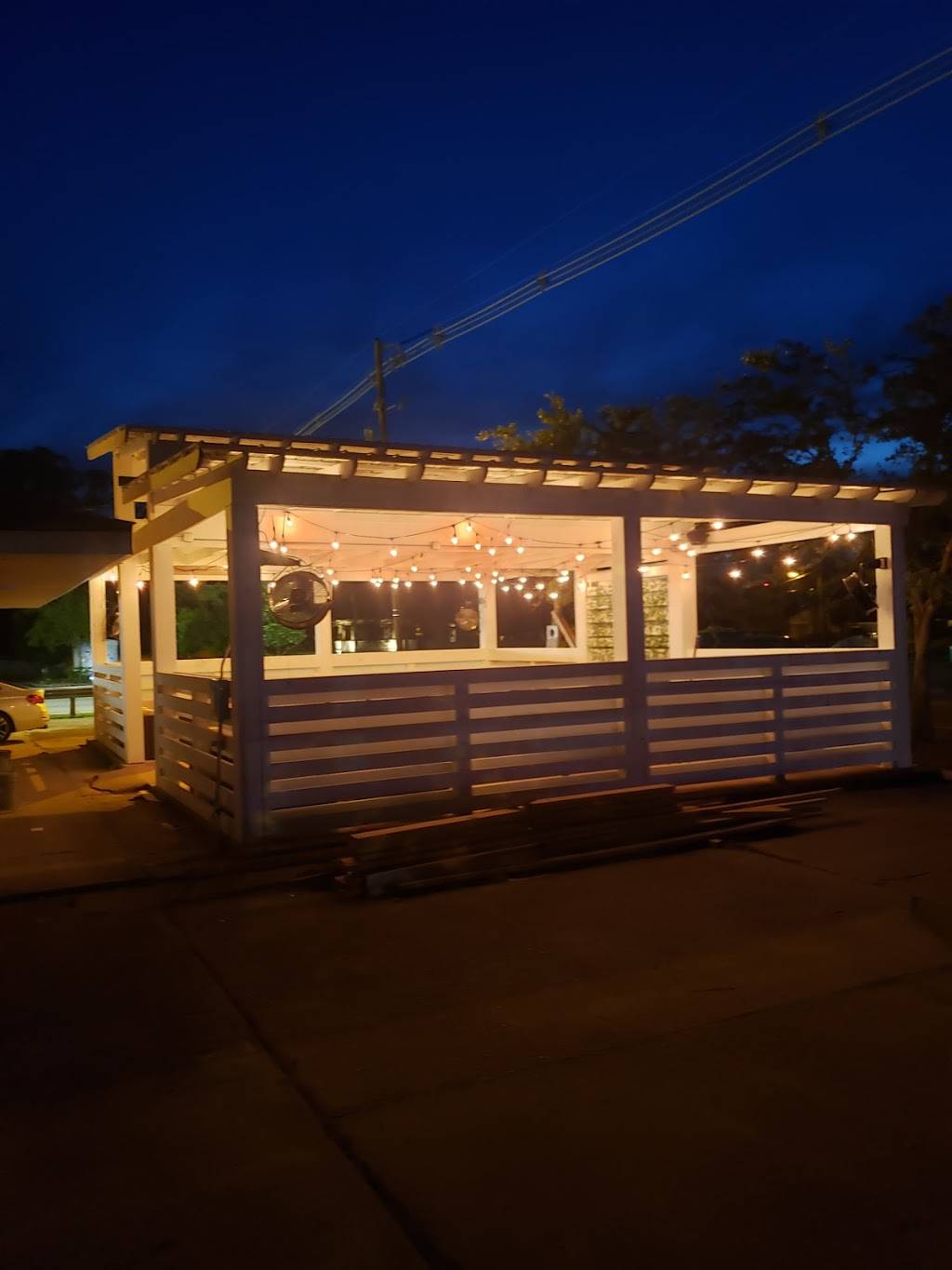 Pour House Pizza and Beer Garden | restaurant | 505 W Thomas St, Hammond, LA 70401, USA | 9854023826 OR +1 985-402-3826